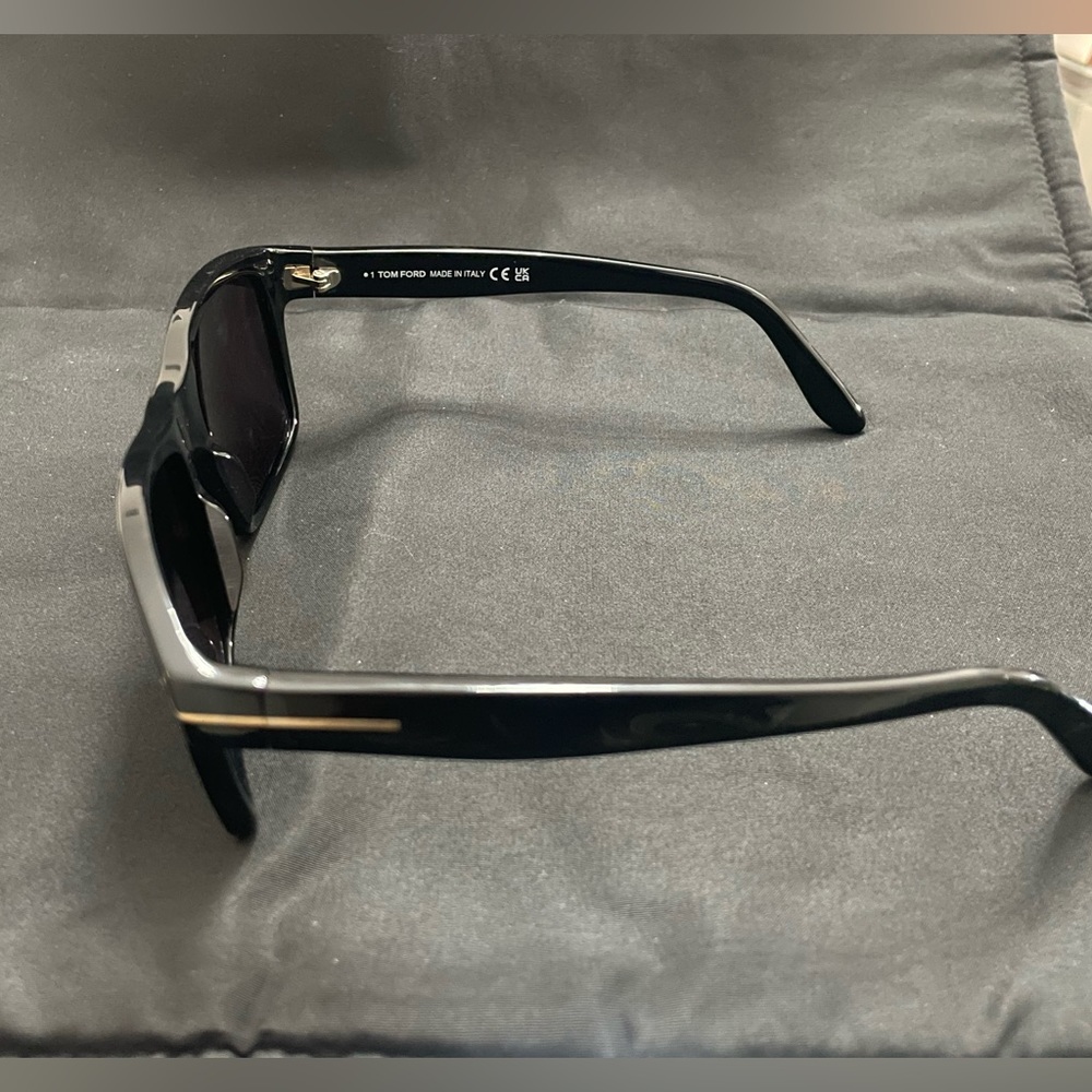 Tom Ford Polarized Sunglasses, TR001026 - Picture 10 of 16